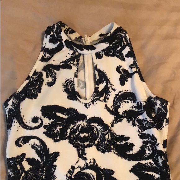 Black and White sleeveless dress - Picture 2 of 6